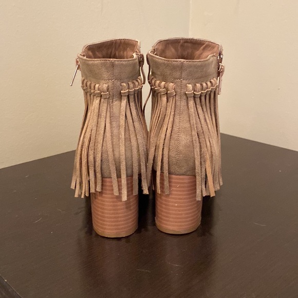 Brown fringe western ankle boots size 10 - Picture 2 of 3